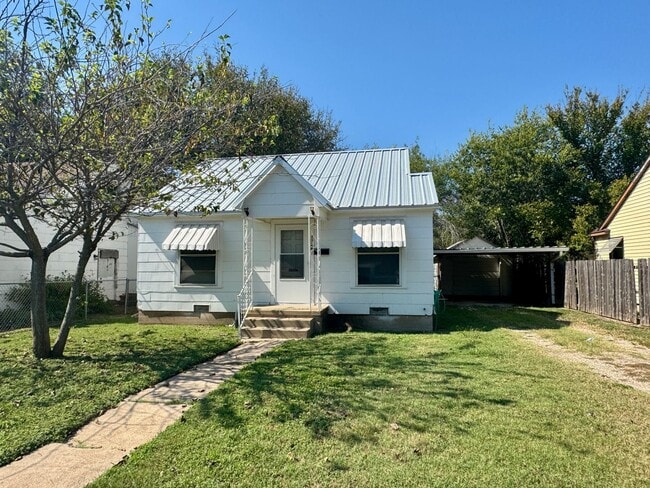 Building Photo - Single Family Home - LaVega ISD