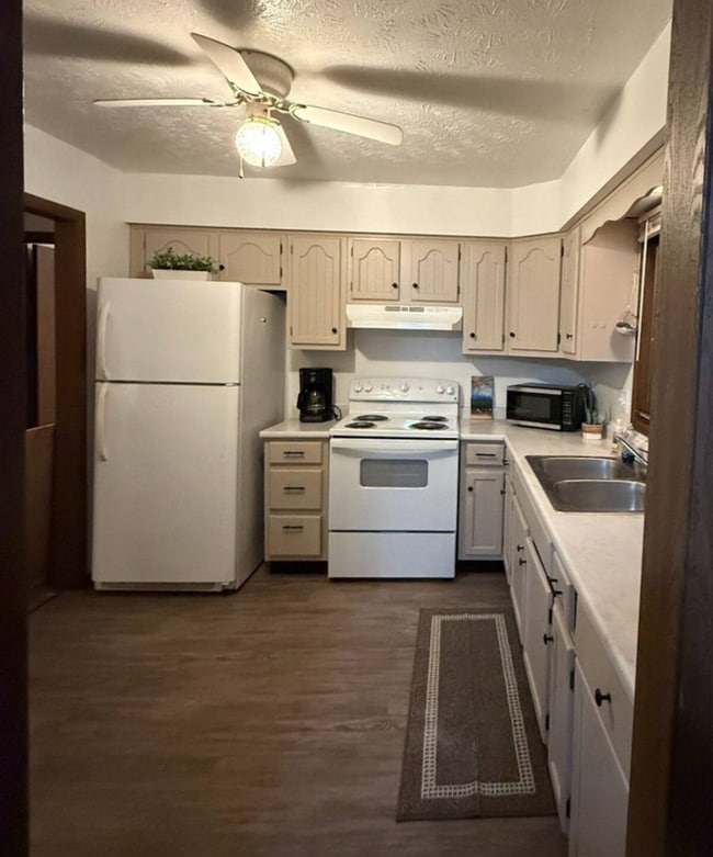 Photo - 8421 Colwyn Ct Unit 3