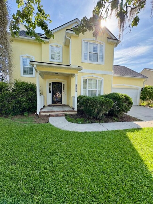 Lovely Updated Home in Grand Oaks - Lovely Updated Home in Grand Oaks