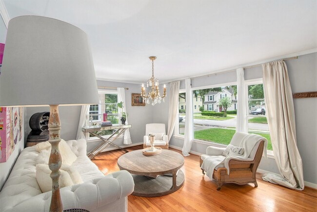 Photo - 2522 Wordsworth St