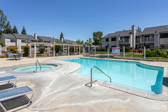 Lakeside Apartments