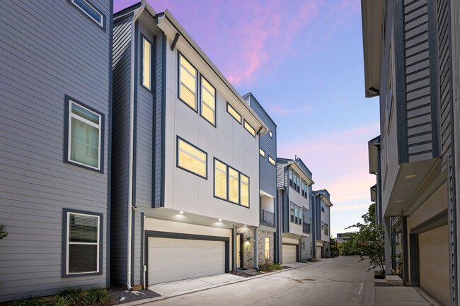 Photo - 5815 Fairdale Ln