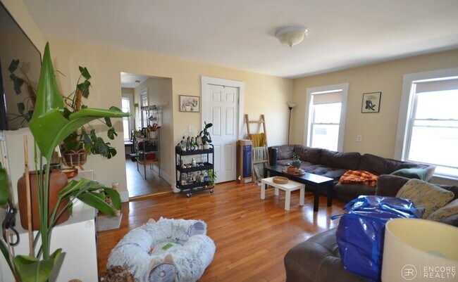 Building Photo - 53 West Seventh St. Unit 3