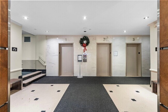 Building Photo - 201 St Pauls Ave