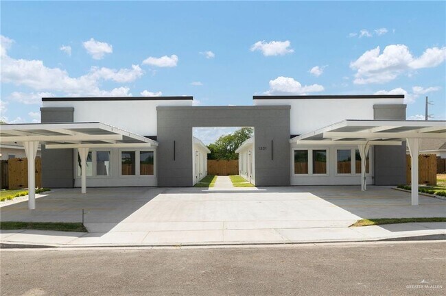 Building Photo - 11 N Aryana Ave Unit 3