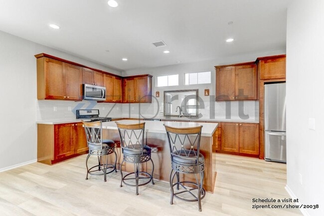 Photo - 635 Merit Dr