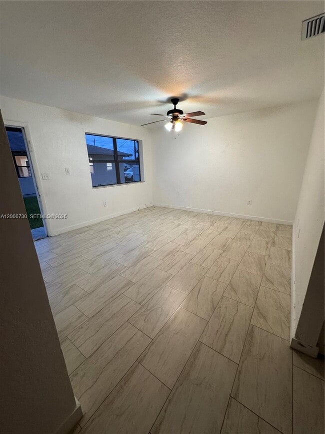 Photo - 2124-2126-2126 Thomas St Unit 2126