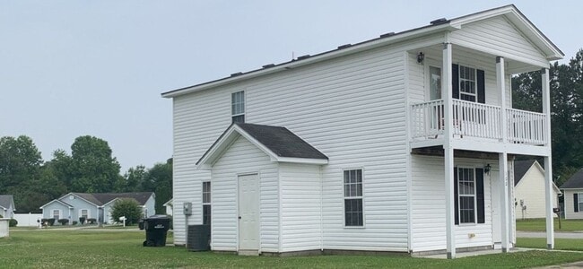 Building Photo - Two Story Charmer