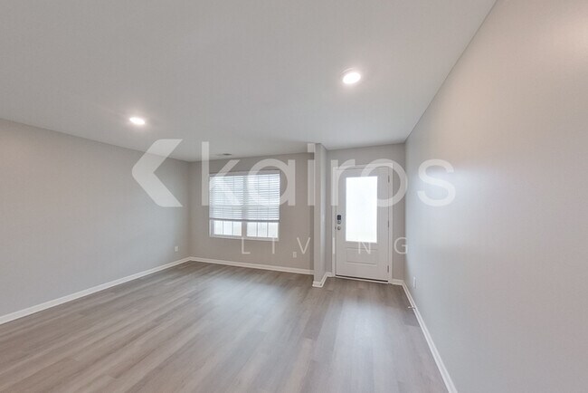 Photo - 35 E Luminous Way