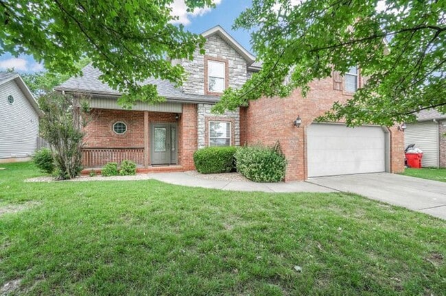 Building Photo - 1403 W Maplewood St