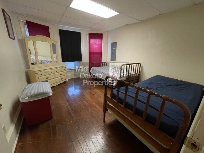 Photo - 915 W 4th Ave Unit 1