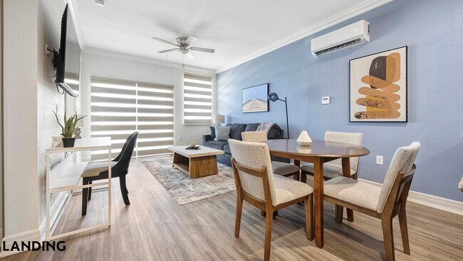 Photo - 4155 Carson Ln Unidad 45-319