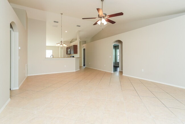 Photo - 727 Barrister Dr