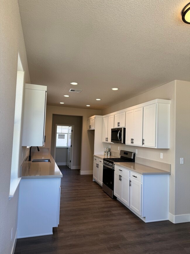 Photo - 324 Cattail Cir