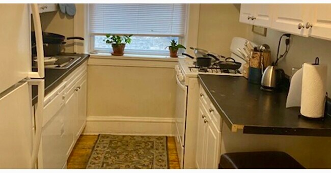 Photo - 329 Kedzie St Unit 2