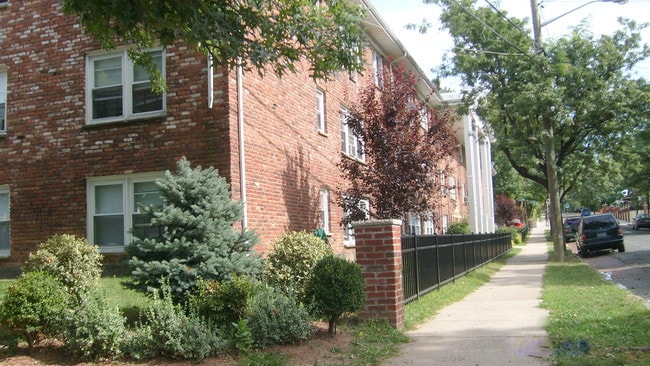 Nyendak Apartments