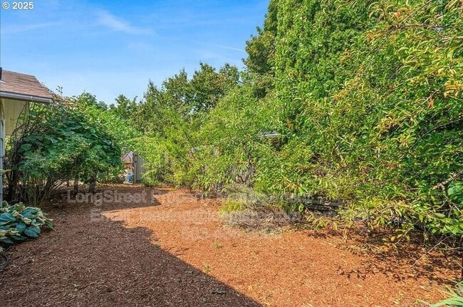Photo - 2915 NE Fremont Dr