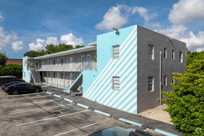 Building Photo - SoMi Happy Livin' (Furnished) Rental