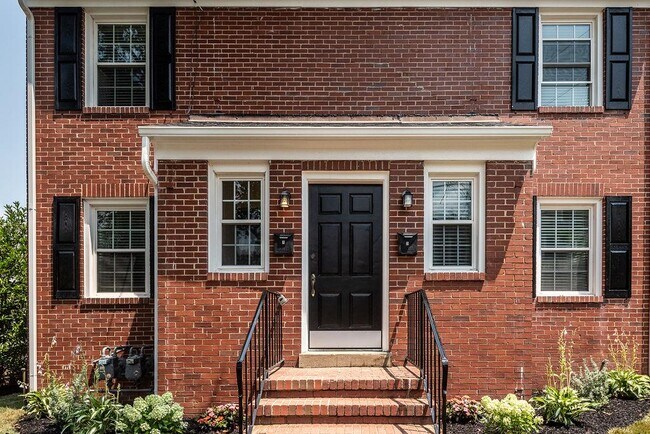 Photo - 819 Weedon St