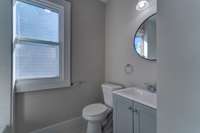 Photo - 47-49 Mead St Unit Apt 3