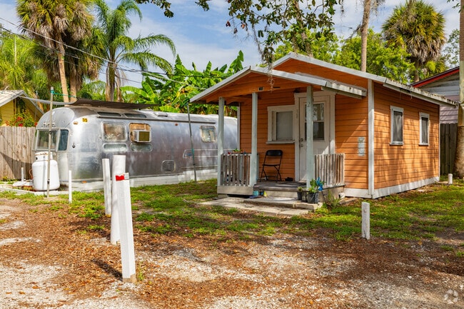 2664 Pineapple Ave Melbourne, FL 32935