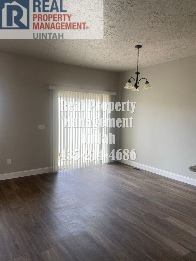 Photo - 3 bed 2.5 bath townhome in Fox Run. UNIT W...