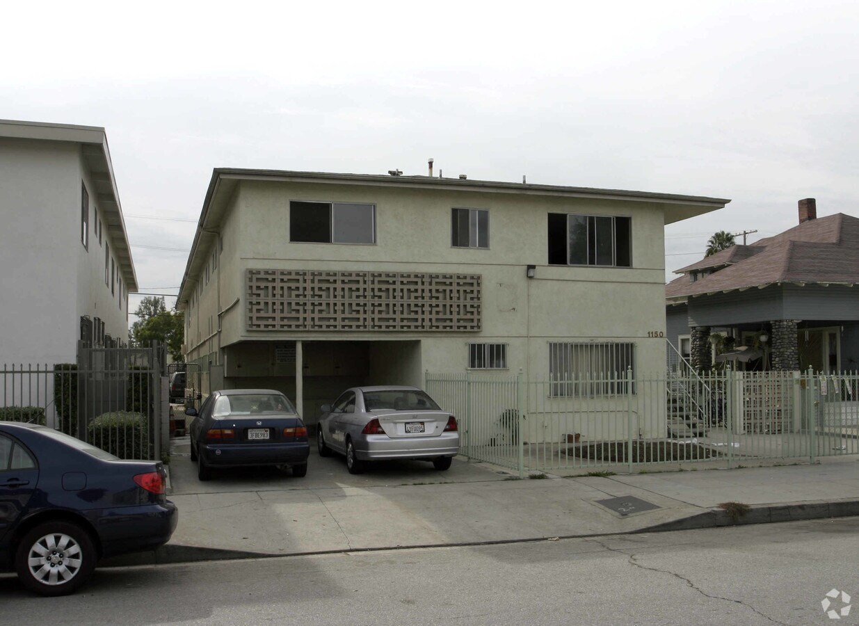 The Pointe - The Pointe Apartments