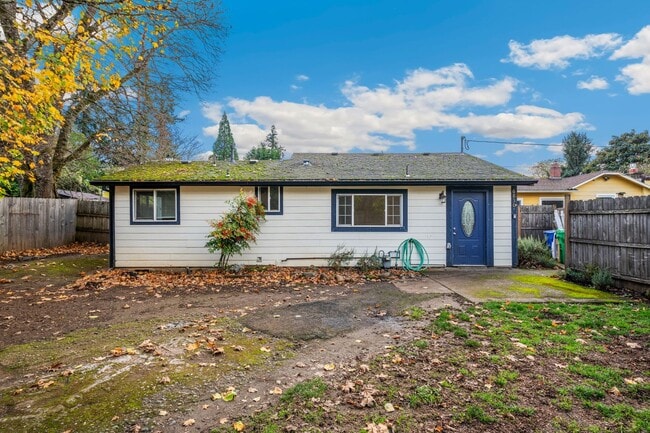 Building Photo - 6830 SE 50th Ave