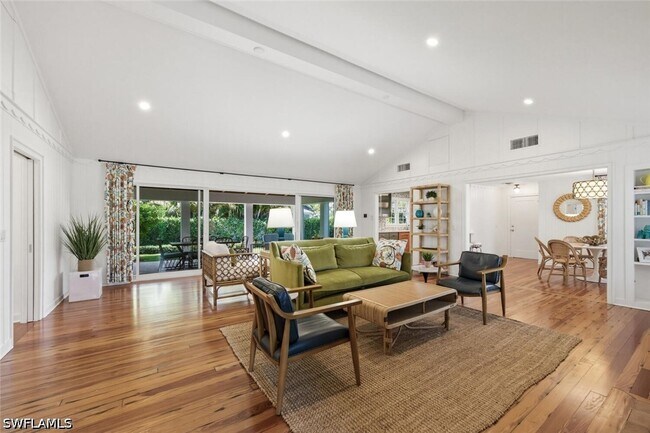 Photo - 92 10th Ave S