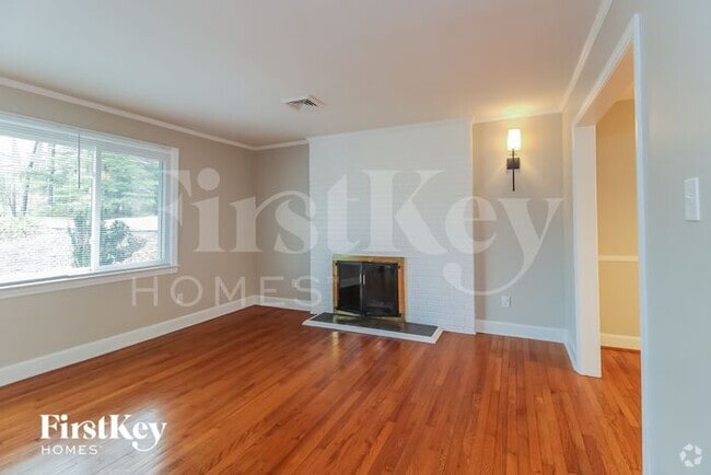 Building Photo - 690 Valley Brook Ln Rental