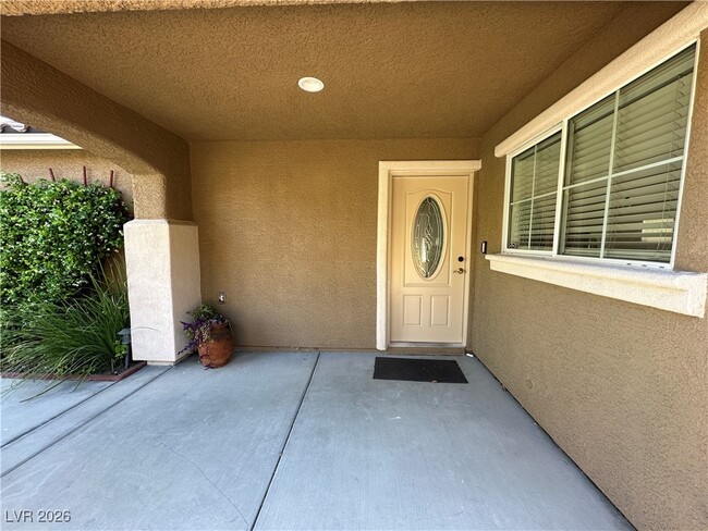 Photo - 6545 Cedar Waxwing St