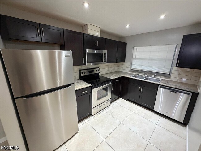 Photo - 702 SE 47th St