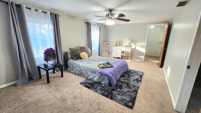 Photo - 726 Michigan St