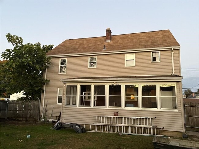 Building Photo - 610 Killingly St Unit 2