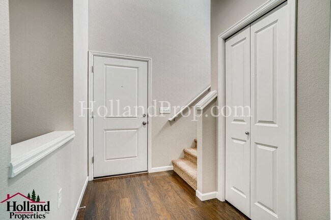 Photo - Charming 4-Bedroom Home Near Parks and Tra...
