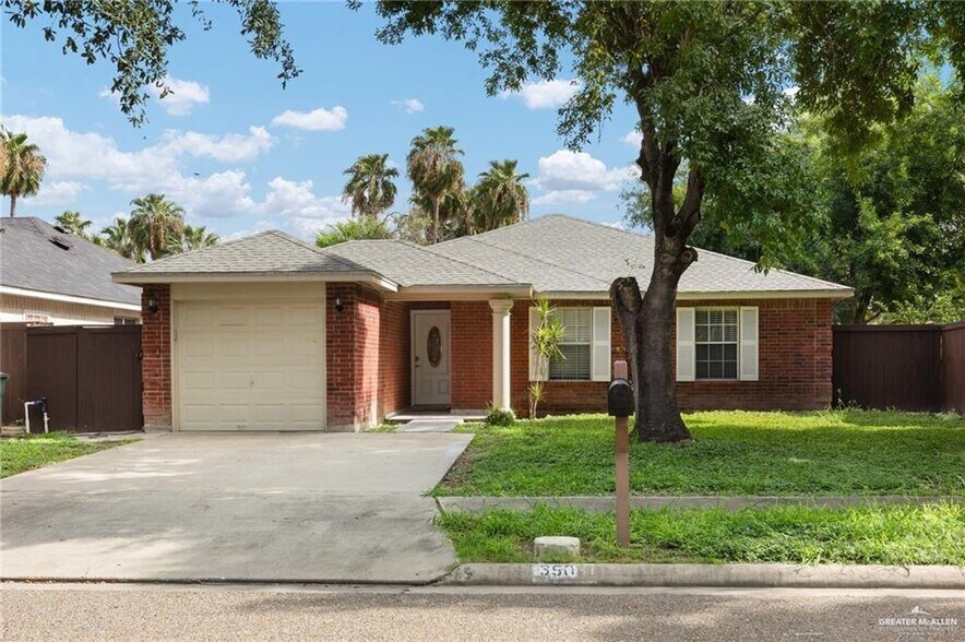 12 San Esteban St