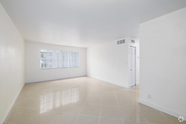 Parkside 2BR, 2BA - 920SF Living Room