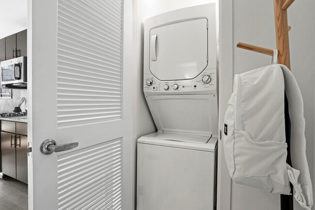 Photo - 169 W Superior St