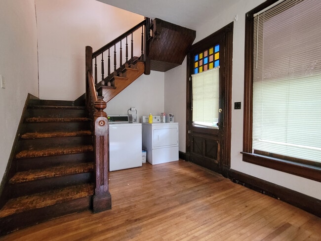 425 Front St Unit 2F