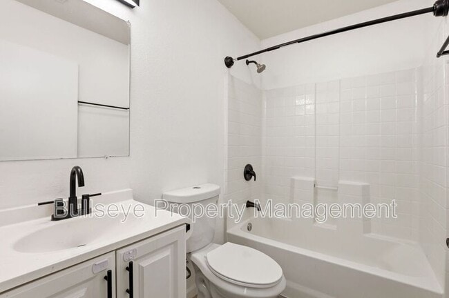 Photo - 840 E Turney Ave