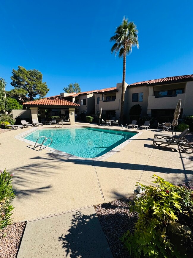 Building Photo - 7008 E Gold Dust Ave Unit 125