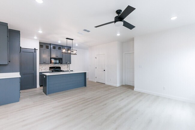 Photo - 1704 Elkhart Ave Unidad B