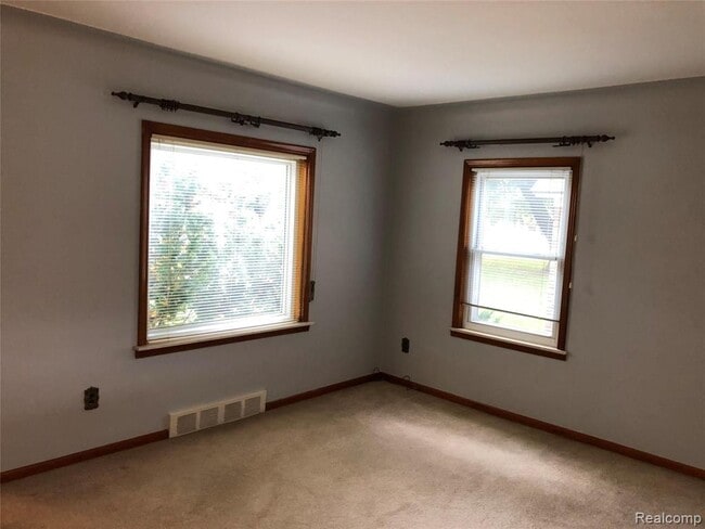 Photo - 2111 W 14 Mile Rd