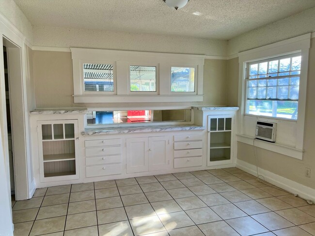 Photo - 1042 N Harrison Ave Unidad 1042 N Harrison Ave # A