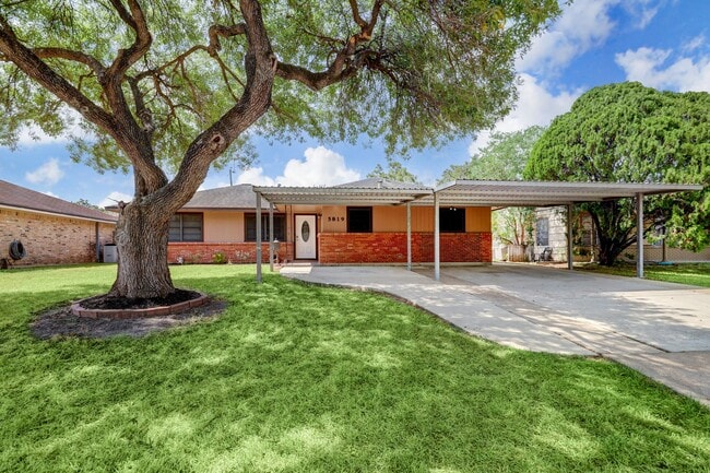 Building Photo - 5819 Anaqua Dr Rental