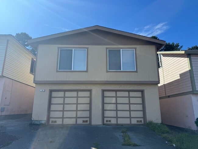 Building Photo - 142 Morton Dr