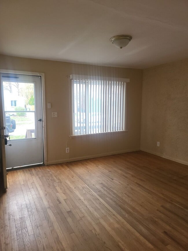 Photo - $1,200/month - 3 Bed 1 Bath Single Family ...