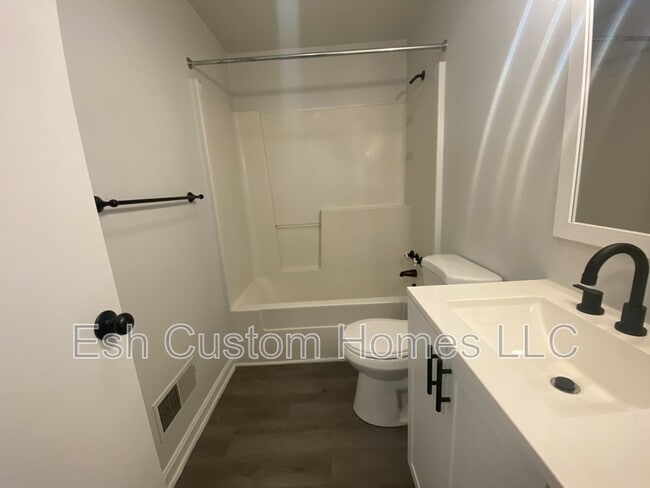 Photo - 235 Locust St
