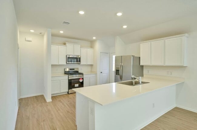 Building Photo - 6313 Barrington Clf Trl
