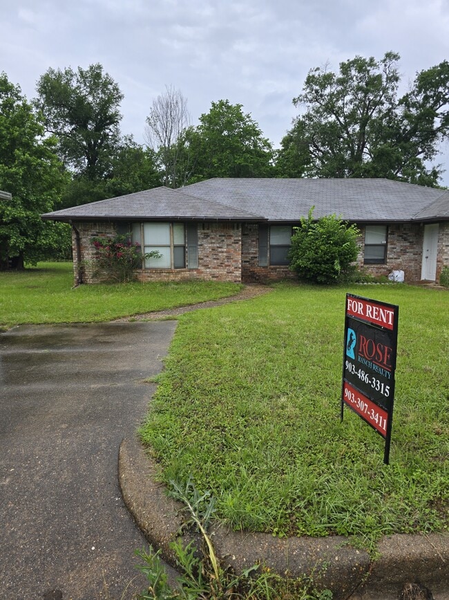 Photo - 16044 Pawnee Dr House